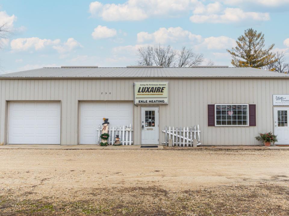 250 E Lincoln Highway, Waterman, Illinois 60556