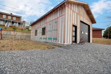 1102  Rue Principale, Pohénégamook, Québec G0L 1J0, Canada