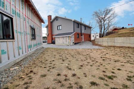 1102  Rue Principale, Pohénégamook, Québec G0L 1J0, Canada