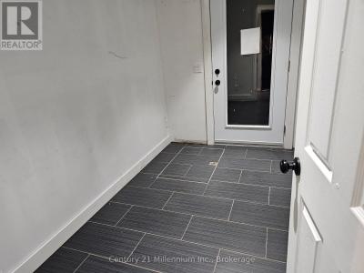 22 MARKET STREET, Collingwood, Ontario L9Y 3M6, Canada