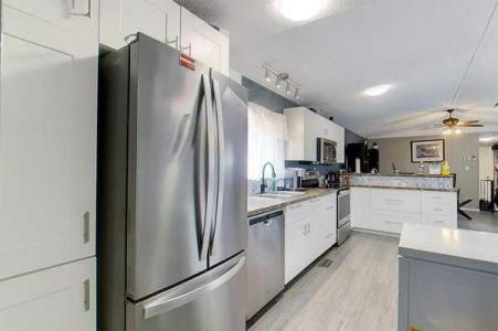 404 6 AVENUE NW, Slave Lake, Alberta T0G 2A1, Canada
