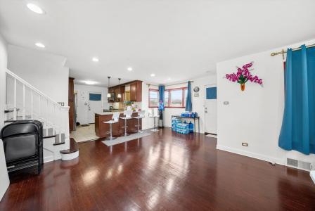 7011 N Crawford Avenue, Lincolnwood, 伊利诺斯州 60712, 美国