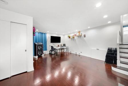 7011 N Crawford Avenue, Lincolnwood, 伊利诺斯州 60712, 美国