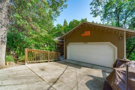 16512 S Creekside, Sonora, California 95370, USA