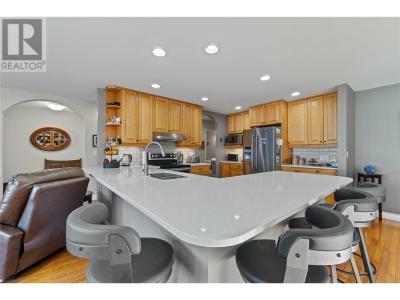 1231 10 STREET SOUTHWEST, Salmon Arm, Britanya Kolombiyası V1E 0A5, Kanada