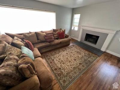 127 MASON LN, North Salt Lake, יוטה 84054, ארצות הברית של אמריקה