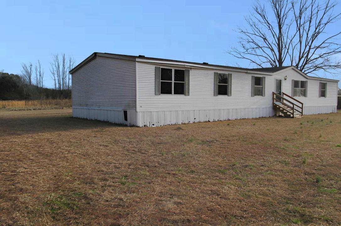 411 Carlonie Drive, Pembroke, North Carolina 28372, USA