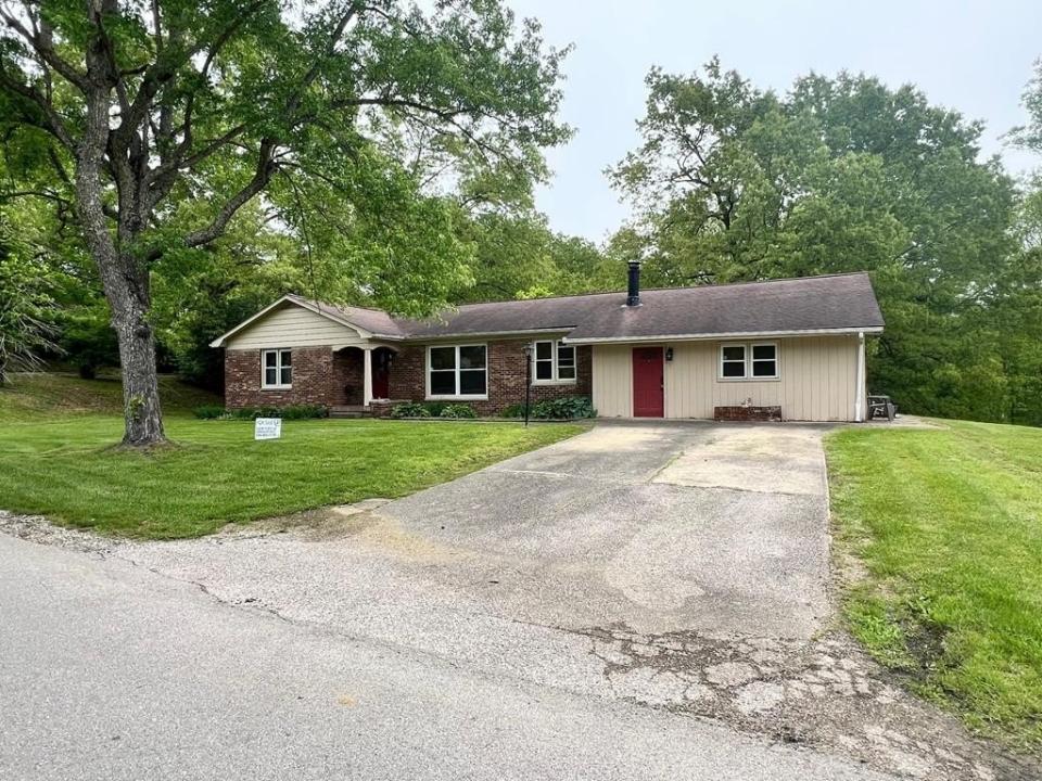 5 Keeton Ave, West Liberty, קנטאקי 41472, ארצות הברית של אמריקה