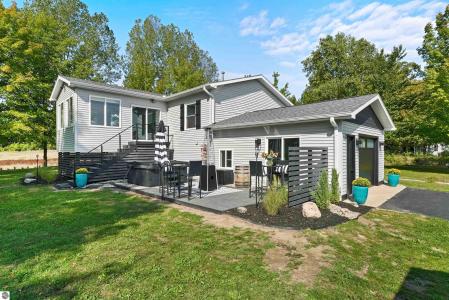 3836 Old Mission Road, Traverse City, Michigan 49686, États-Unis