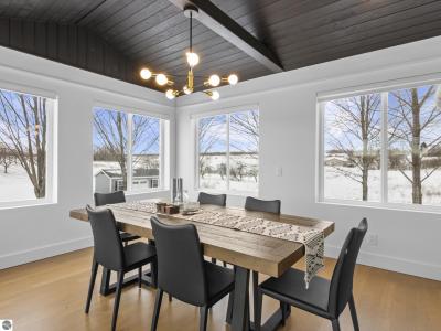 3836 Old Mission Road, Traverse City, Michigan 49686, États-Unis