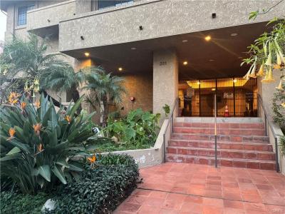 221 S. Oak Knoll Ave. #205, Pasadena, California 91101