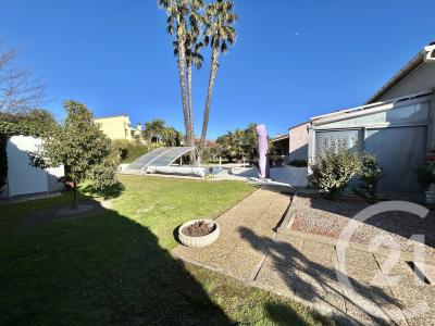 Elne, Languedoc-Roussillon 66200, 法国