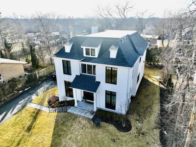1112 Sheridan Road, Wilmette, Illinois 60091, USA