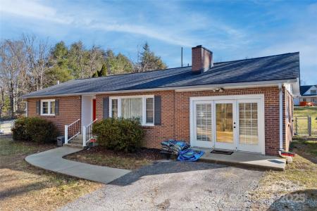 292 Brookside Camp Road, Hendersonville, Kuzey Karolina 28792, Amerika Birleşik Devletleri