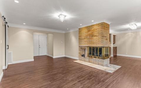 940 S Gulley Road, Dearborn Heights, Michigan 48125