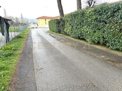 Via dei Coselli, Capannori, Toscana 55012, Italie