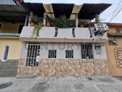 Casa de 3 pisos en Sauces 8, Guayaquil, Guayas 00001, Ecuador