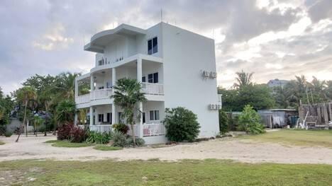  Sapphire Beach Resort, San Pedro Town, Ambergris Caye 00001, Belize