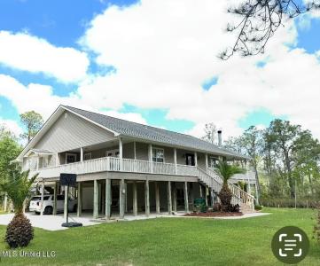 6187 1st Street, Bay Saint Louis, Mississippi 39520, USA