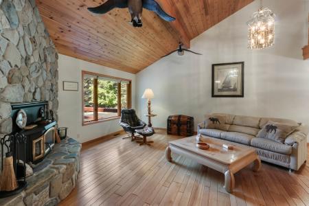 344 Upper Gold Creek Road, Sandpoint, Idaho 83864, HOA KỲ