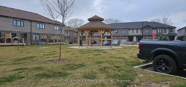 135 HARDCASTLE DRIVE, Cambridge, Ontario N1S 0B6, Canada