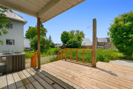 11 Rue John, Campbell's Bay, Quebec J0X 1K0, Canada