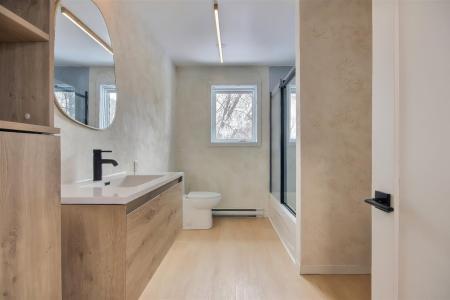 19 Av. Léonie, Saint-Sauveur, Québec J0R 1R5, Canada