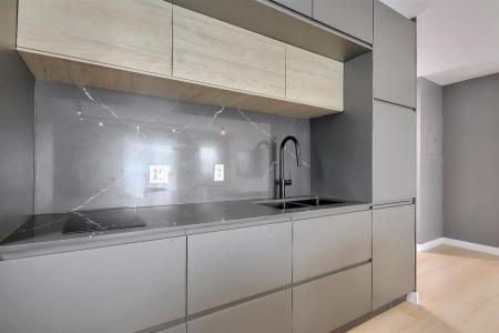 19 Av. Léonie, Saint-Sauveur, Québec J0R 1R5, Canada