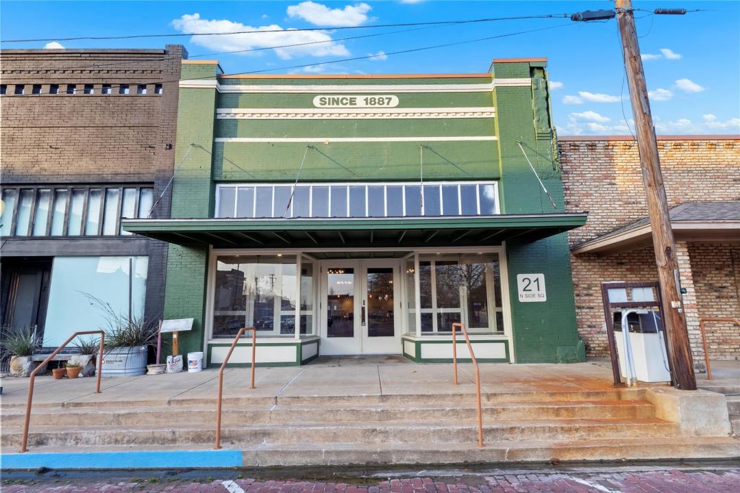 21 N. Side Square, Cooper, Texas 75432
