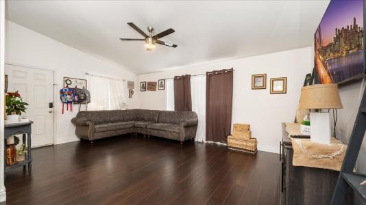8086 Mission Blvd # 38, Jurupa Valley, California 92509, Estados Unidos
