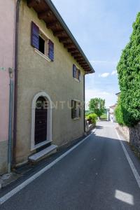 Via San Fermo, Mezzane Di Sotto, Veneto 37030, איטליה