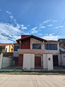CASA EN VENTA  URB. ESPAÑA, AV. MIGUEL DE CERVANTES ENTRE 6to Y 7mo  ANILLO S/N, Sur, Santa Cruz 0000, Bolívia