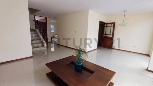 Urbanización Bali Av. León Febres Cordero, Daule, Guayas 00001, Эквадор