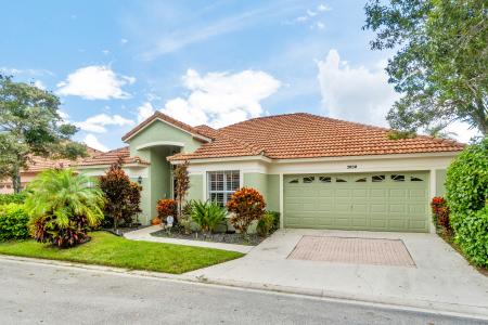 3030 Casa Rio Court, Riviera Beach, Florida 33418