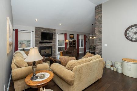 703 NE 47th Street, Ankeny, איווה 50021, ארצות הברית של אמריקה