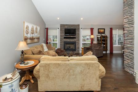 703 NE 47th Street, Ankeny, איווה 50021, ארצות הברית של אמריקה