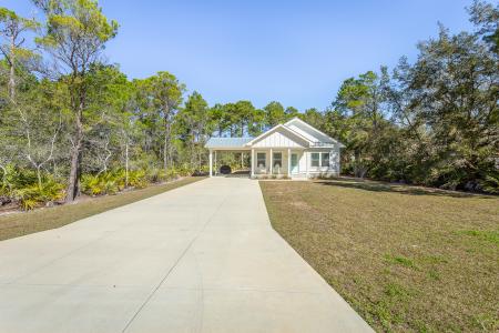 149 Las Brisas Drive , Eastpoint, Florida 32328, USA