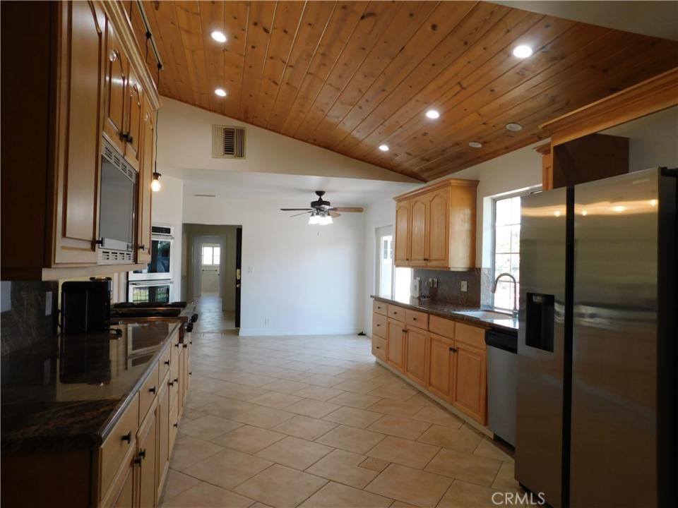 8535 Paso Robles Avenue, Sherwood Forest, 加州 91325, 美國