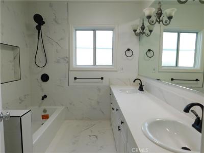 8535 Paso Robles Avenue, Sherwood Forest, 加州 91325, 美國
