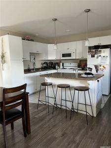 833 & 835 5TH STREET E, Prince Albert, Saskatchewan S6V 6N1, Canada