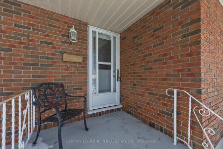 216 UNION STREET, Greater Napanee, Ontario K7R 2W6, Canada