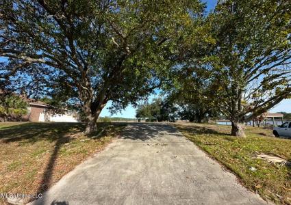 5808 David Davis Place, Ocean Springs, Mississippi 39564