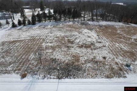 629 Marie Lane, North Mankato, Minnesota 56003, USA