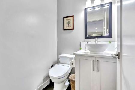 760 WEST CHESTERMERE, Chestermere, Alberta T1X 1B5, Canada