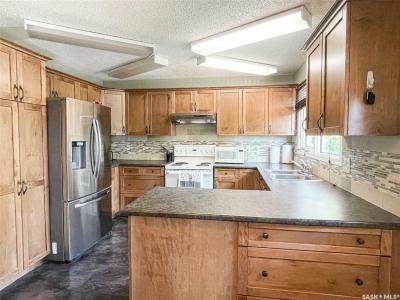 508 COCHIN AVENUE, Meadow Lake, Saskatchewan S9X 1B9, Canada