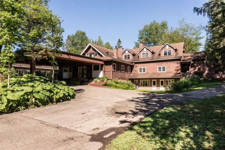 2245 Route 327, Grenville-sur-la-Rouge, 魁北克省 J0V 1B0, 加拿大