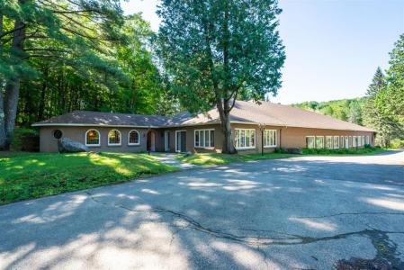 2245 Route 327, Grenville-sur-la-Rouge, 魁北克省 J0V 1B0, 加拿大
