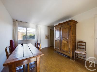 Boulogne Billancourt, Île-de-France 92100, アキタン