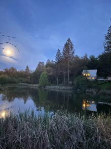 15307 Clear Creek Place, Grass Valley, California 95949, USA