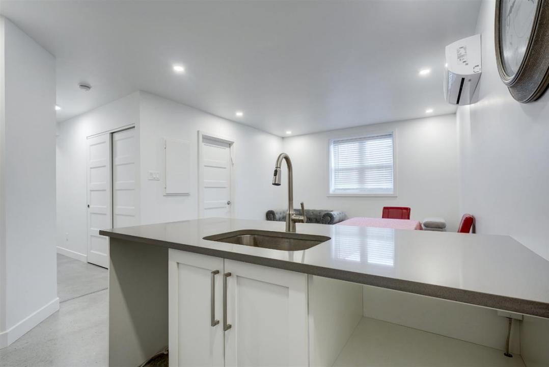6366A Av. de Chester, Montréal (Côte-des-Neiges/Notre-Dame-de-Grâce), Quebec H4V 1J7, Canada